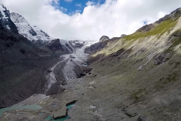 Flug über die Grossglockner Gletscher Pasterze mit einzigartigen Bildern.